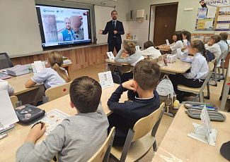 От атома к новым открытиям: поговорили о важном со школьниками лицея города Троицка