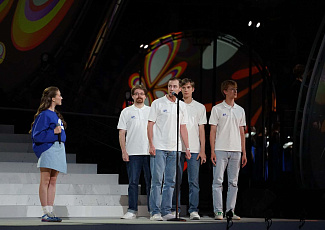 Сотрудники ГНЦ РФ ТРИНИТИ приняли участие в грандиозном концерте «Эра мечтателей», посвящённом 80-летию атомной промышленности России