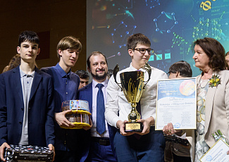 Команда школьников под руководством ученого из ГНЦ РФ ТРИНИТИ завоевала победу в ежегодном конкурсе школьных проектов - XIV Физический марафон «Шаг в науку»
