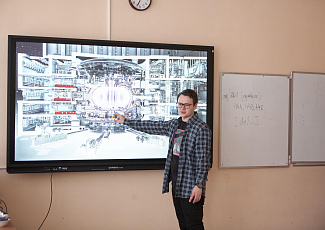 Специалисты ГНЦ РФ ТРИНИТИ разрешили школьникам с помощью VR-очков разобрать термоядерную установку на части