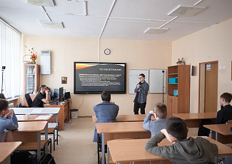 Специалисты ГНЦ РФ ТРИНИТИ разрешили школьникам с помощью VR-очков разобрать термоядерную установку на части